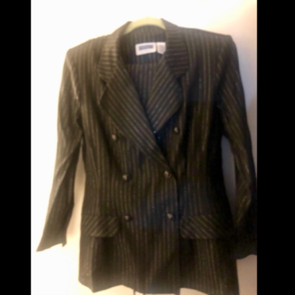 🔸Nice Business Suit🔸Worn 1 time!
